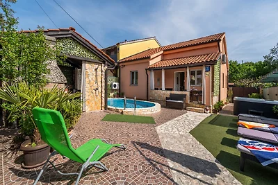 Ferienhaus Ana mit Pool und Jacuzzi