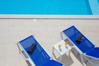 Villa Zala mit beheiztem Pool