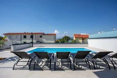 Villa Diva am Meer mit Pool