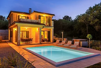 Villa Pinaza C mit beheiztem Pool__