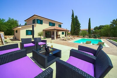 Schöne Villa Green Pearl mit Pool