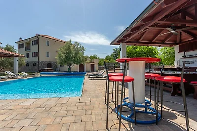 Villa mit Pool, Jacuzzi & Sauna