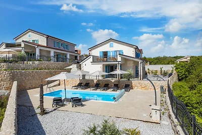 Villa Andrea– Stilvolle Oase mit Pool & Meerblick