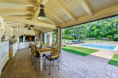 Villa Lipa mit beheiztem Pool, Sauna und Weinkeller