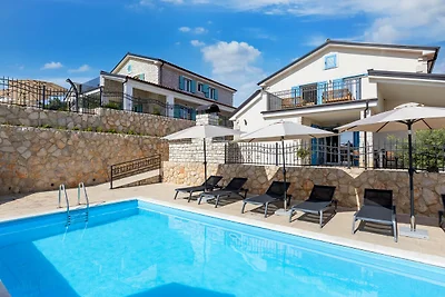 Villa Andrea– Stilvolle Oase mit Pool & Meerblick