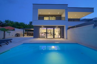 Villa Dama mit Pool und Meerblick