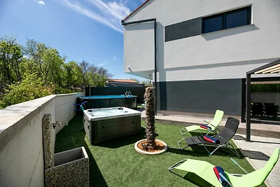 Villa Veroniq con piscina e jacuzzi