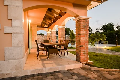 Charmante Villa Beleca mit privatem Pool