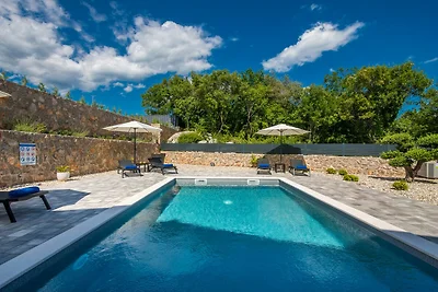 Villa Tara – Beheizter Pool & stilvoller Inselaufenthalt