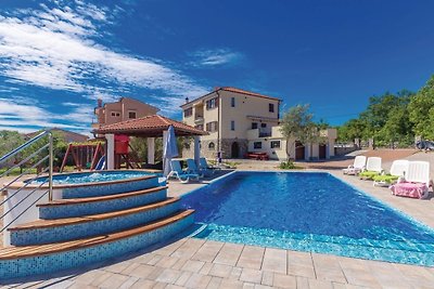 Villa mit Pool, Jacuzzi & Sauna
