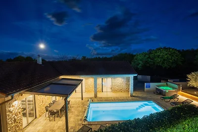 Villa Larra con piscina e jacuzzi