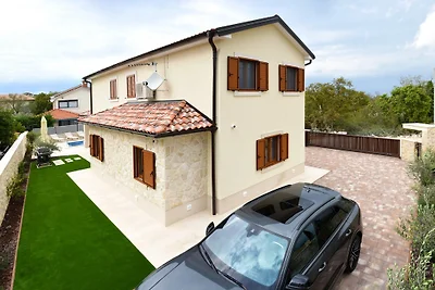 Villa Julija con piscina riscaldata