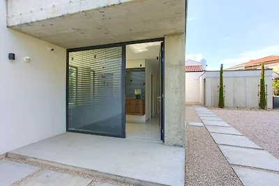 Casa Forma con piscina