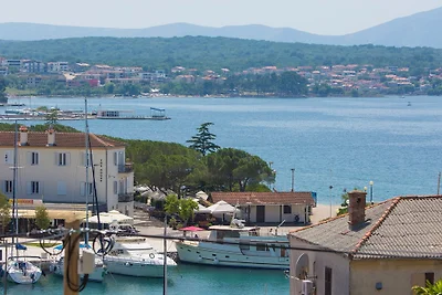 Villa con piscina riscaldata e vista mare