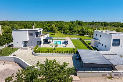 Villa Marinella mit beheiztem Pool