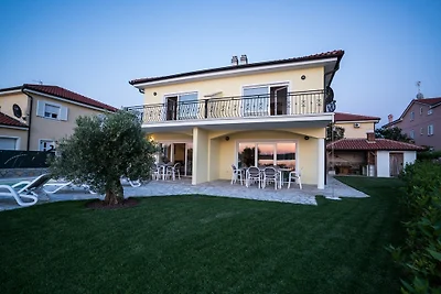 Strand Villa Claudia mit Pool