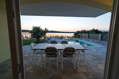 Strand Villa Claudia mit Pool