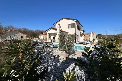 Charmante Villa Navis mit privatem Pool