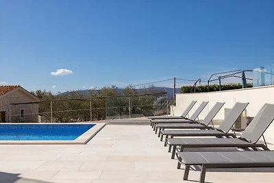 Villa Neoma – Ruhiger Rückzugsort am Meer mit beheiztem Pool