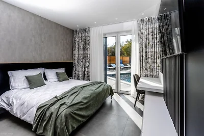 Villa Primus con piscina e jacuzzi