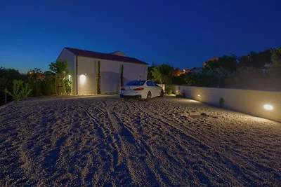 Casa Forma con piscina