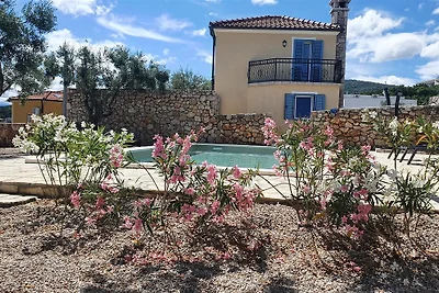 Villa Pinia mit Meerblick & Pool