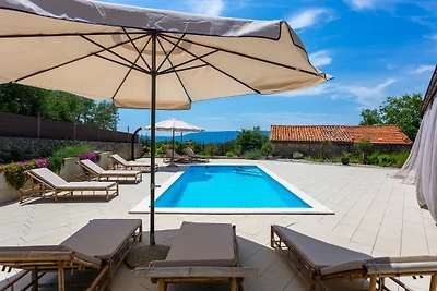 Villa Loni mit Pool und Meerblick