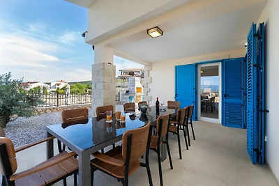 Villa Andrea– Stilvolle Oase mit Pool & Meerblick
