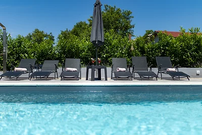 Villa ZaVaLa mit privatem Pool