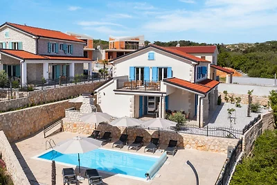 Villa Andrea– Stilvolle Oase mit Pool & Meerblick