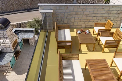 Villa Maia – Stilvolle Oase mit Pool & Meerblick