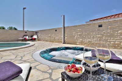 Casa Siesta mit Pool und Whirlpool