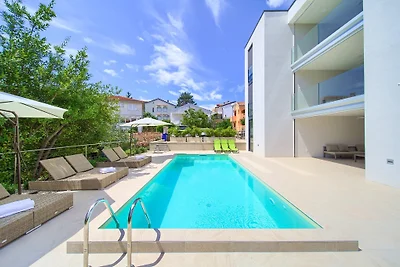 Villa Celeia mit beheiztem Pool