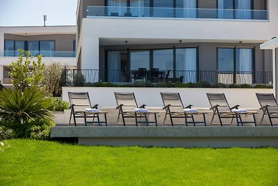 Villa C Malinska am Meer mit Pool