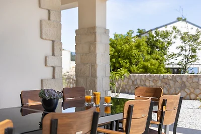 Villa Andrea– Stilvolle Oase mit Pool & Meerblick