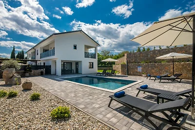 Villa Tara – Beheizter Pool & stilvoller Inselaufenthalt