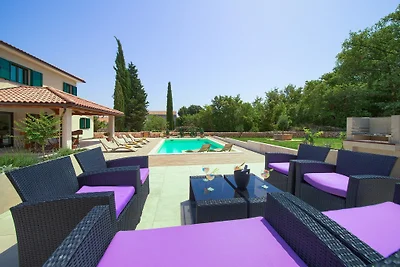 Schöne Villa Green Pearl mit Pool