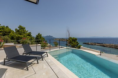 Villa Aurelia am Meer mit Pool