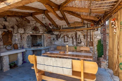 Steinhaus Villa Dunatić mit Pool