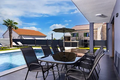 Villa Azur mit Pool & Whirlpool
