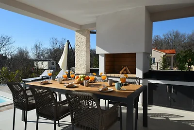 Charmante Villa Navis mit privatem Pool
