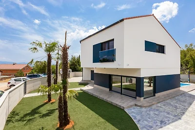 Villa George con piscina riscaldata