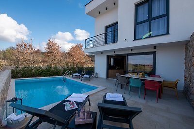 Villa Sila mit beheiztem Pool