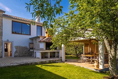 Villa Vinci mit Pool & Spielplatz
