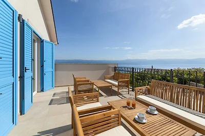 Villa Andrea– Stilvolle Oase mit Pool & Meerblick