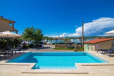Meernahe Villa Marin mit beheiztem Pool