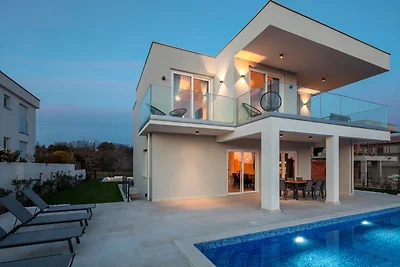 Villa Neoma – Ruhiger Rückzugsort am Meer mit beheiztem Pool