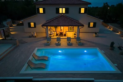 Schöne Villa Green Pearl mit Pool