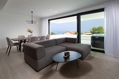 Azimut Premium Fewo mit Jacuzzi