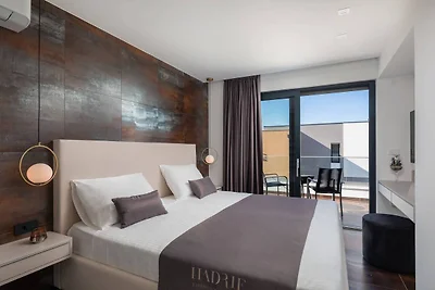 Premium Apartment mit privatem Pool